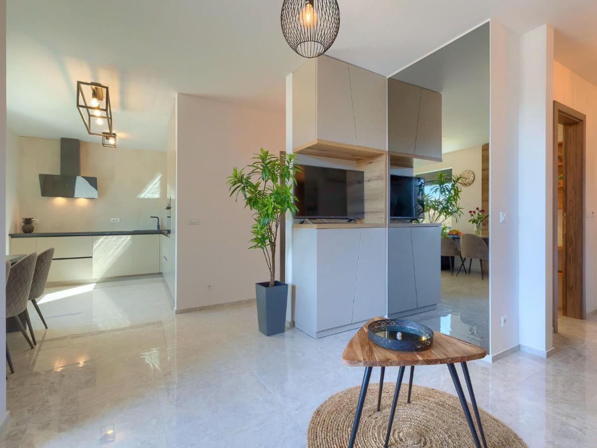 Apartment Wing 77 By Interhome Pola Esterno foto