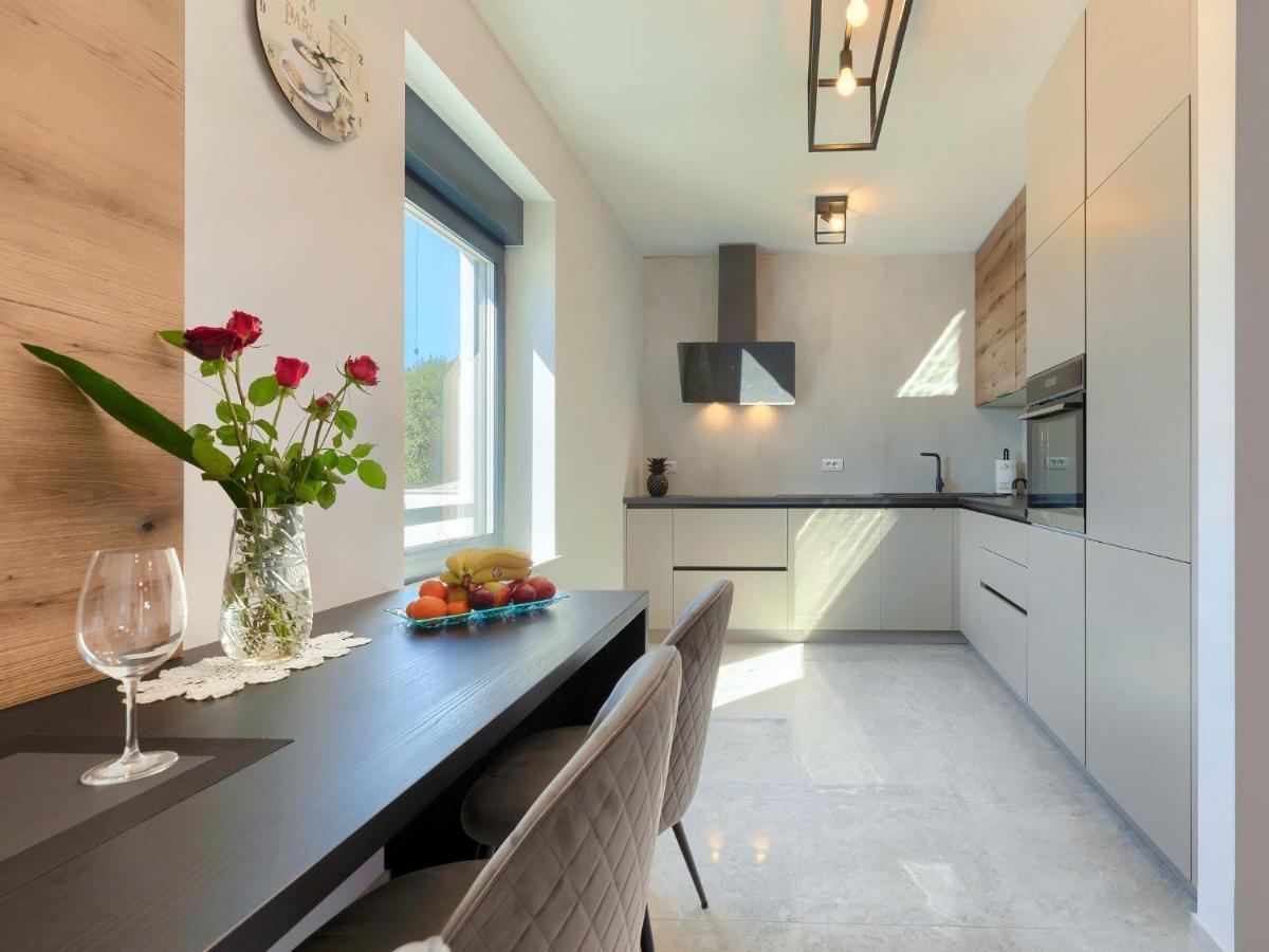 Apartment Wing 77 By Interhome Pola Esterno foto