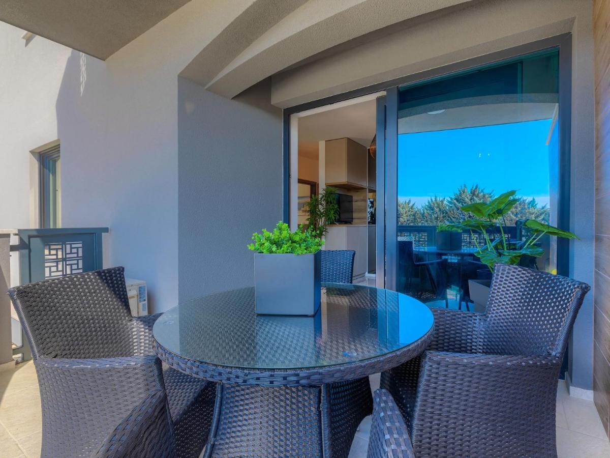 Apartment Wing 77 By Interhome Pola Esterno foto