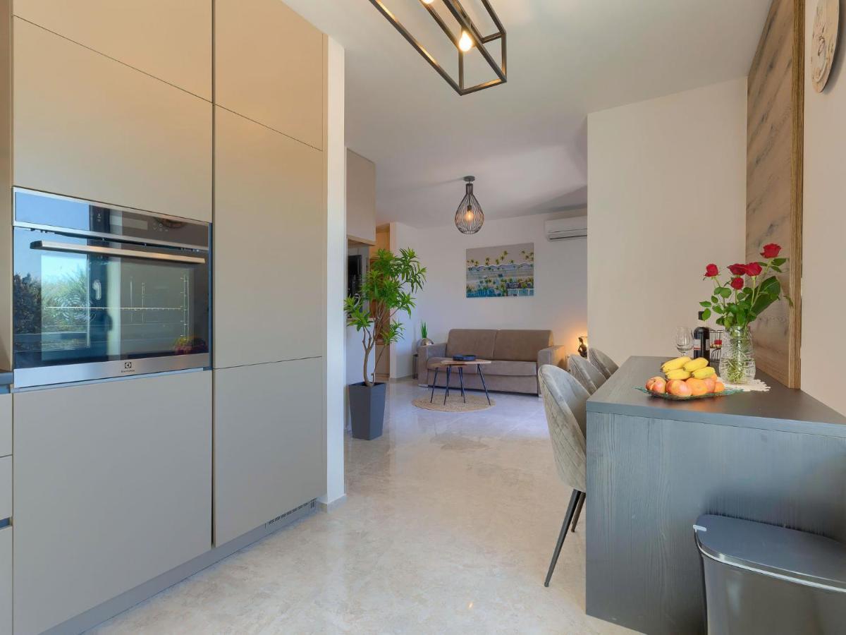 Apartment Wing 77 By Interhome Pola Esterno foto